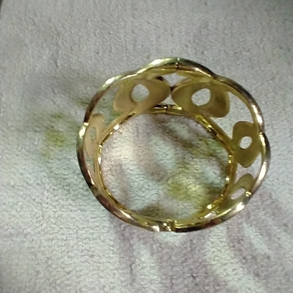 Huge goldtone hinged circles bracelet statement runway - Picture 4 of 7